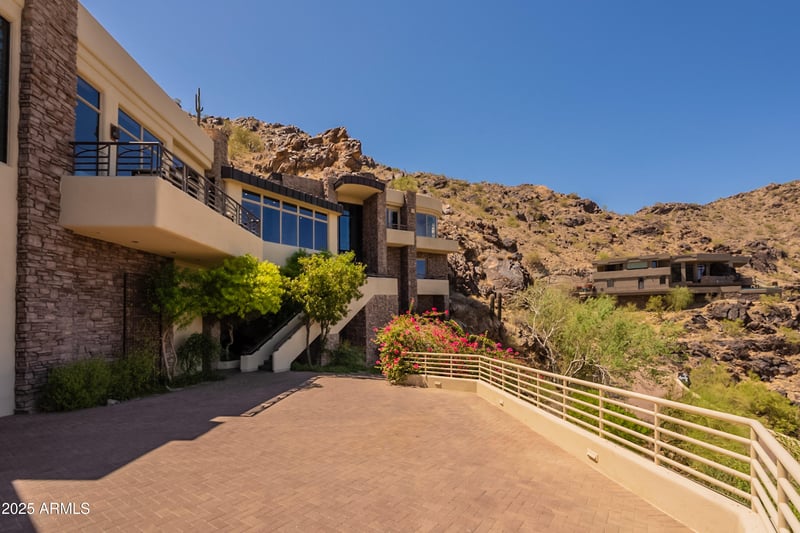 5676 Cheney Dr, Paradise Valley, AZ 85253