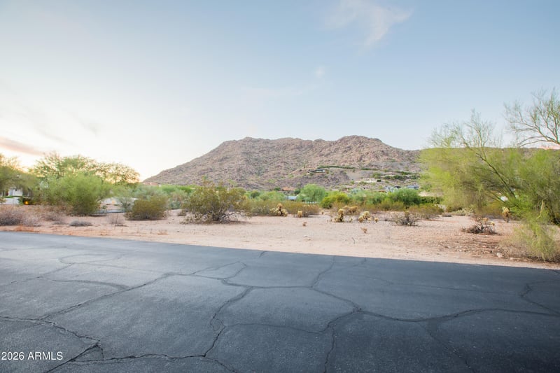5676 E Cactus Wren Rd #10, Paradise Valley, AZ 85253