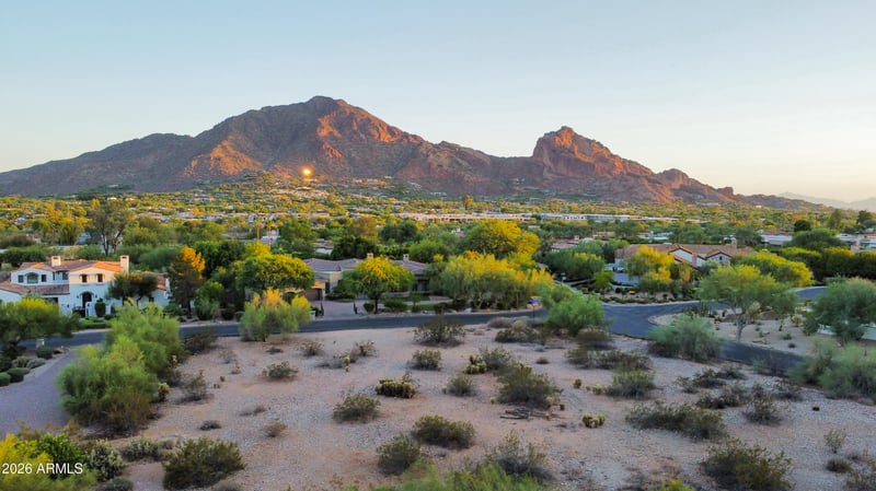 5676 E Cactus Wren Rd #10, Paradise Valley, AZ 85253
