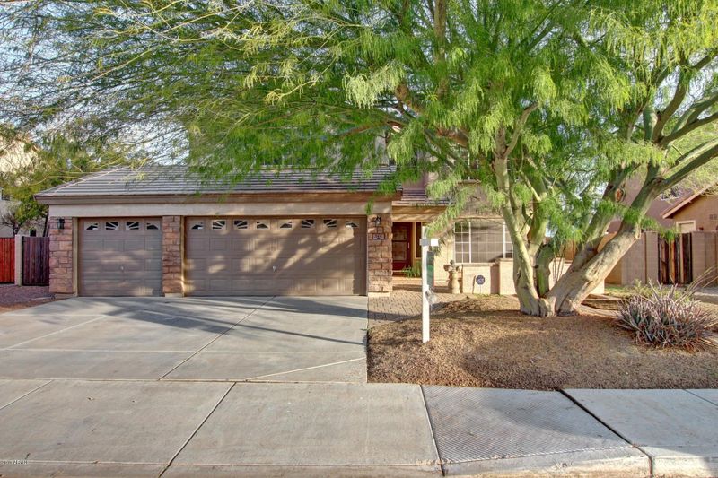 568 E Rosebud Dr, San Tan Valley, AZ 85143