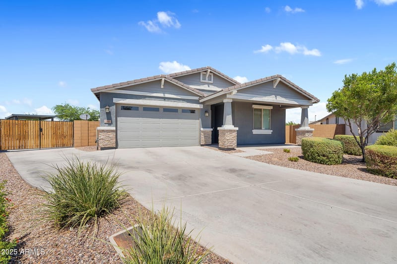 568 Lowell Dr, San Tan Valley, AZ 85140