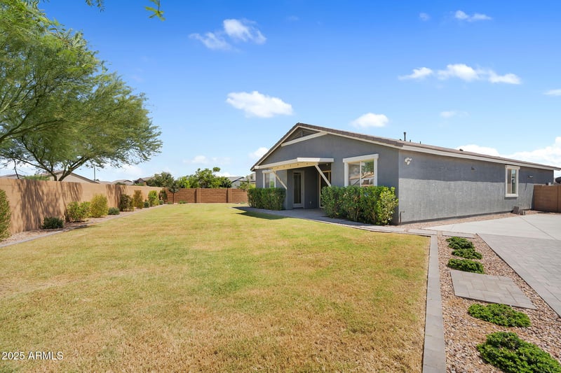 568 Lowell Dr, San Tan Valley, AZ 85140