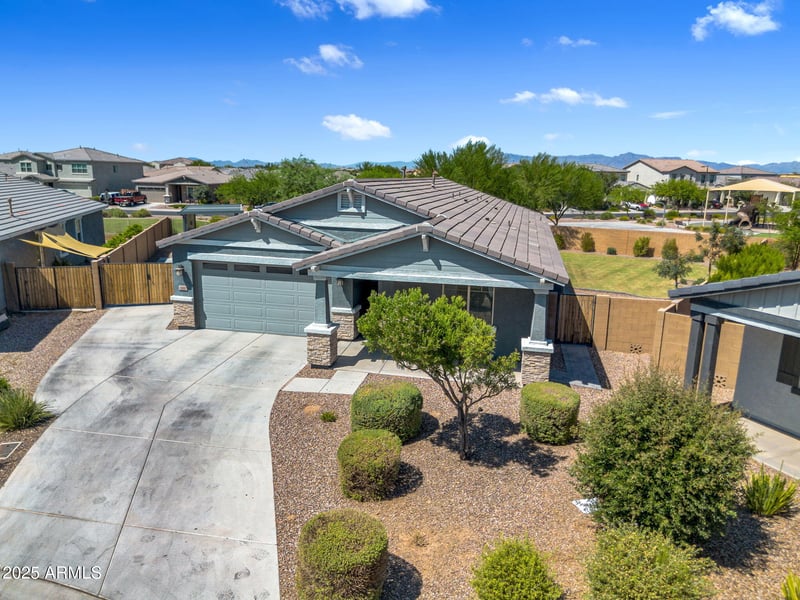 568 Lowell Dr, San Tan Valley, AZ 85140