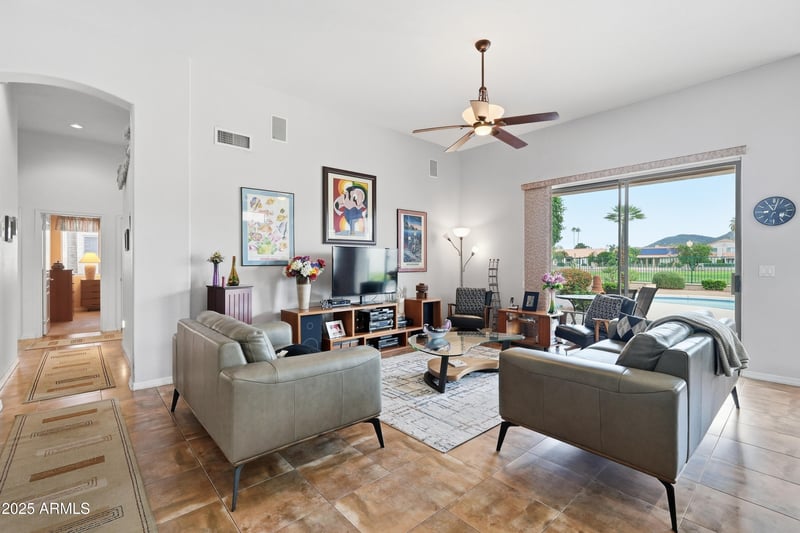 5680 Monona Dr, Glendale, AZ 85308