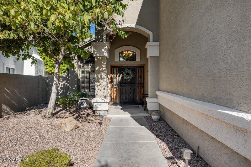 5680 W Abraham Ln, Glendale, AZ 85308
