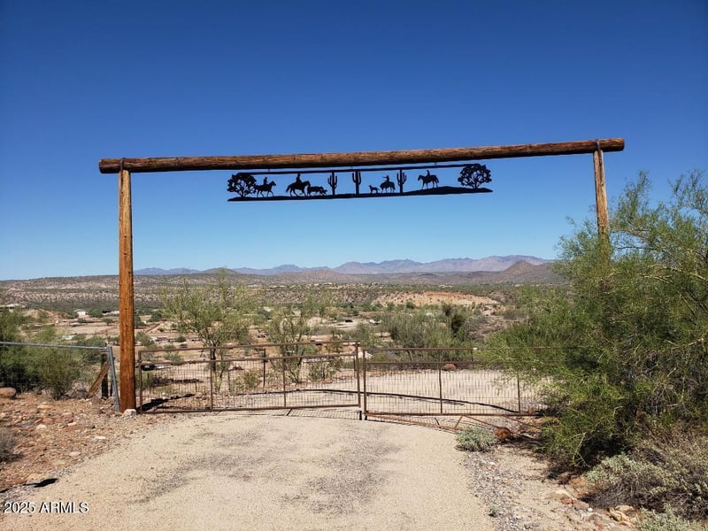 56915 325th Ave, Wickenburg, AZ 85390