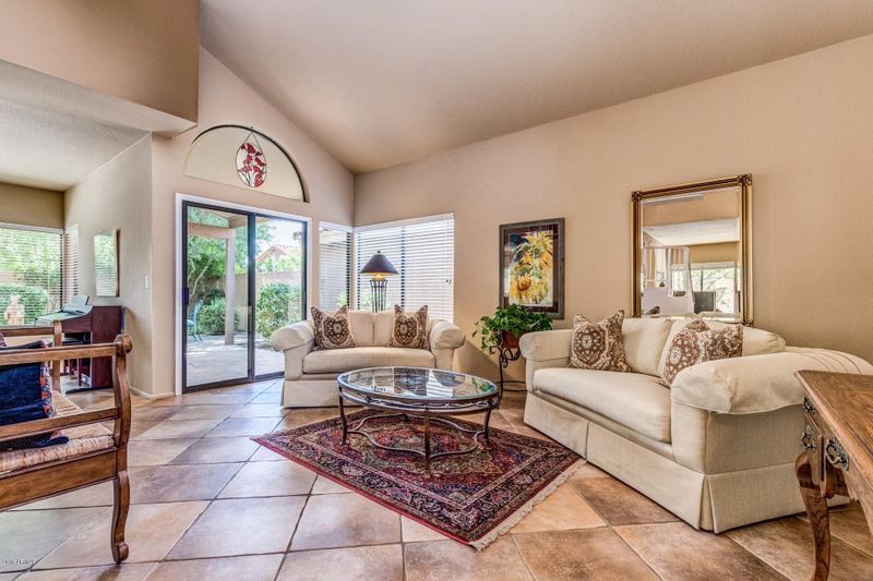 57 E Caroline Ln, Tempe, AZ 85284