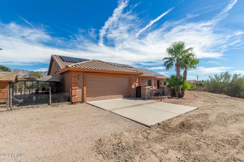 57 N Roadrunner Rd, Apache Junction, AZ 85119