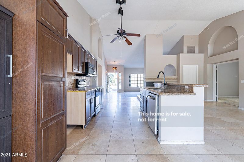 57 S Honeysuckle Ln, Gilbert, AZ 85296