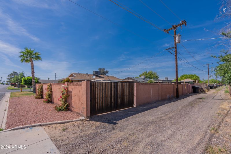 5701 N 37th Ave, Phoenix, AZ 85019