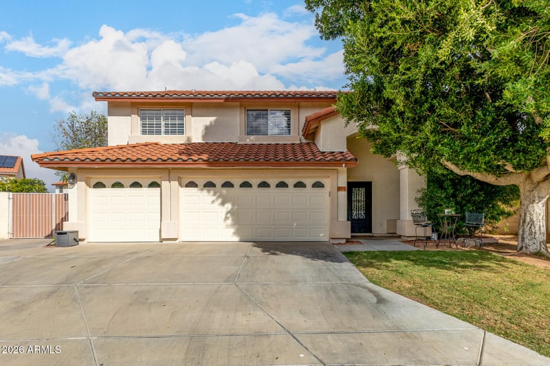 5702 Windrose Dr, Glendale, AZ 85304