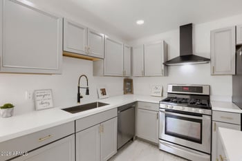 5703 W Sells Dr, Phoenix, AZ 85031