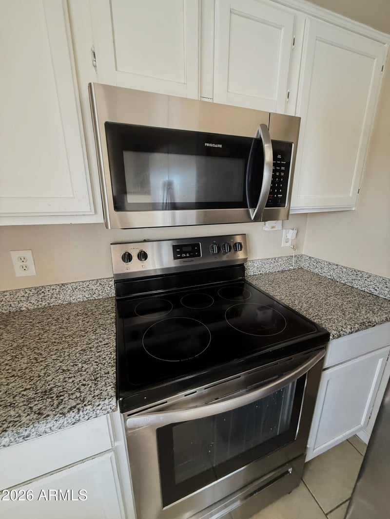 5704 Villa Theresa Dr, Glendale, AZ 85308