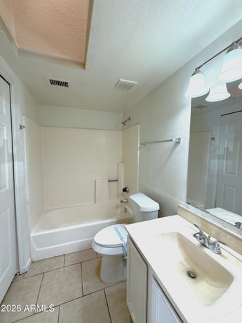 5704 Villa Theresa Dr, Glendale, AZ 85308