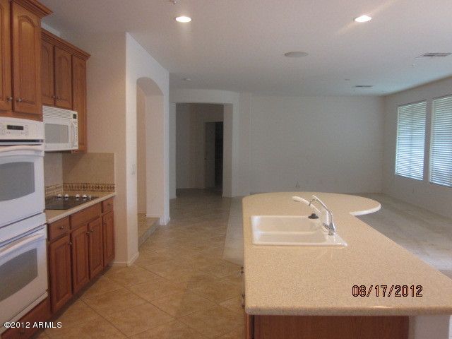 5705 W Ludden Mountain Dr, Glendale, AZ 85310