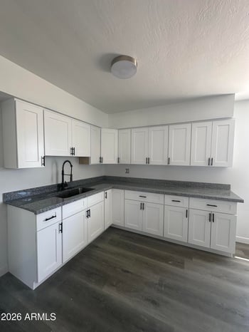 5707 64th Dr, Glendale, AZ 85301