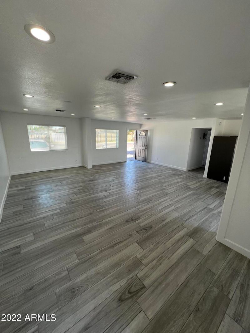 5707 W Earll Dr, Phoenix, AZ 85031