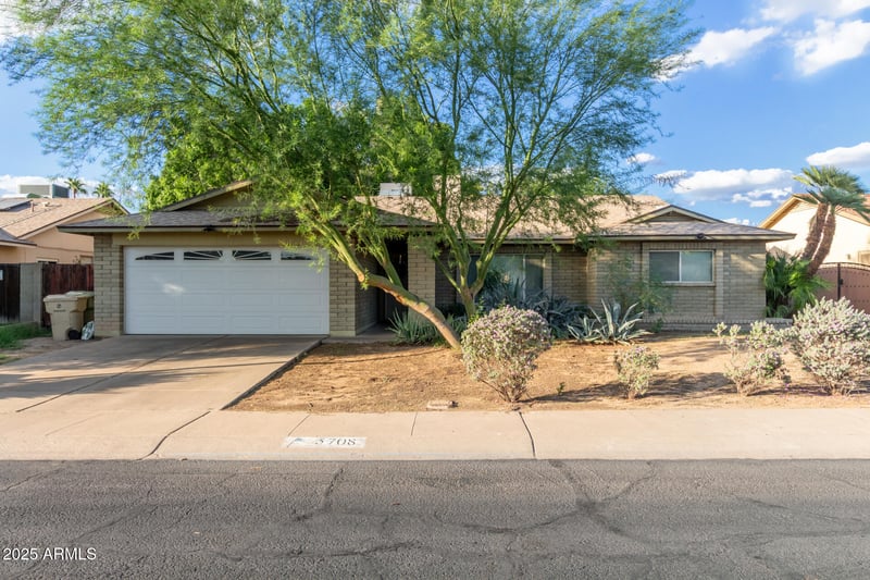 5708 Redfield Rd, Glendale, AZ 85306