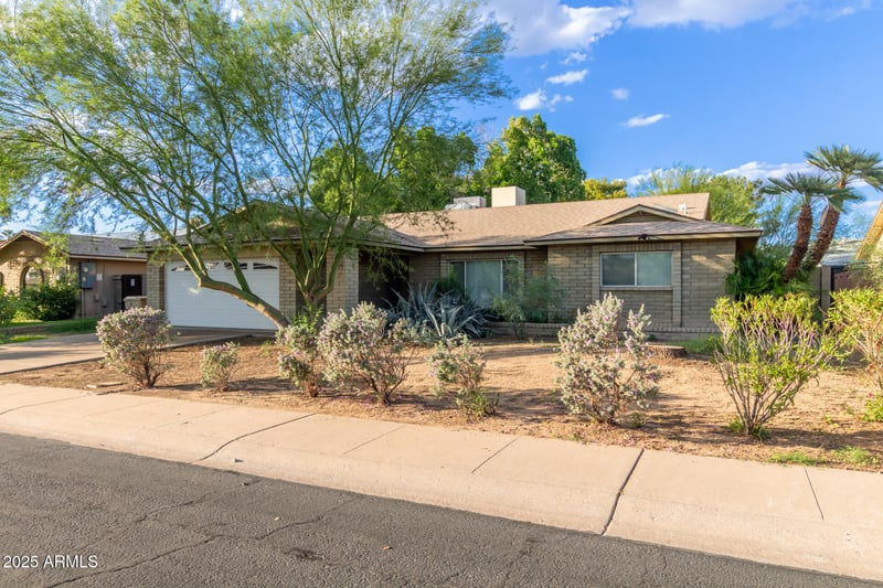 5708 Redfield Rd, Glendale, AZ 85306