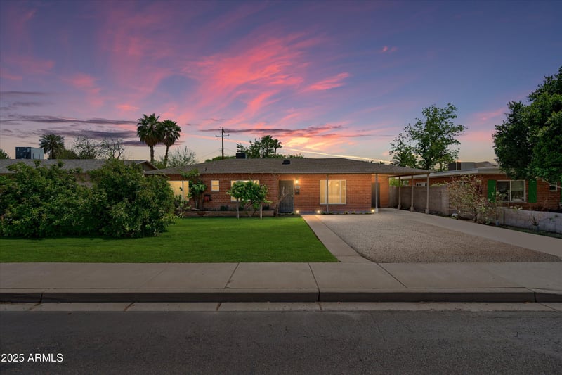 5709 16th St, Phoenix, AZ 85016