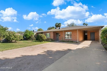 5709 16th St, Phoenix, AZ 85016