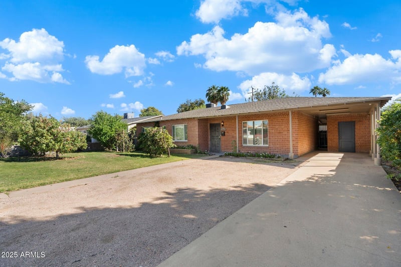 5709 16th St, Phoenix, AZ 85016