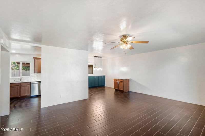 5709 16th St, Phoenix, AZ 85016