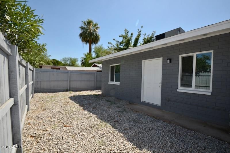 5709 N 8th Pl, Phoenix, AZ 85014
