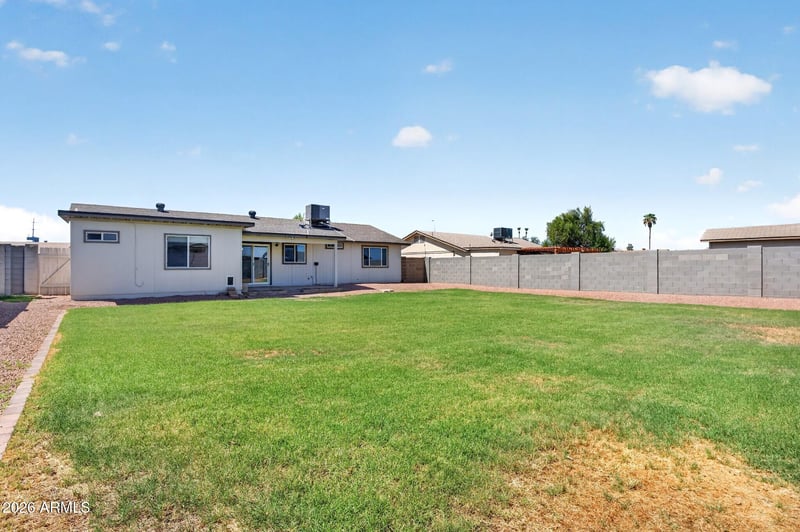 5709 S Roberts Rd, Tempe, AZ 85283