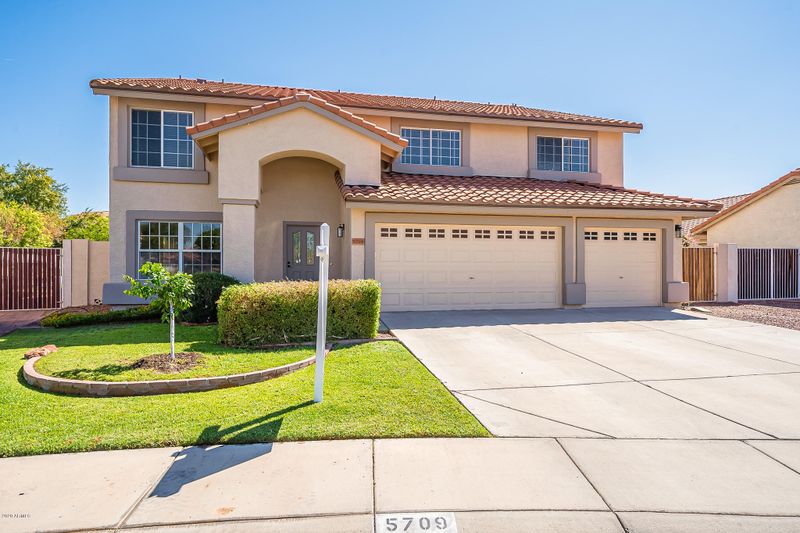 5709 W Aster Dr, Glendale, AZ 85304