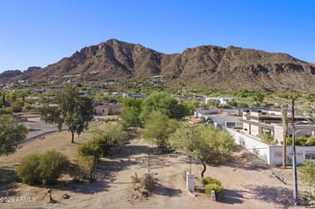 5710 E Camelback Rd, Phoenix, AZ 85018