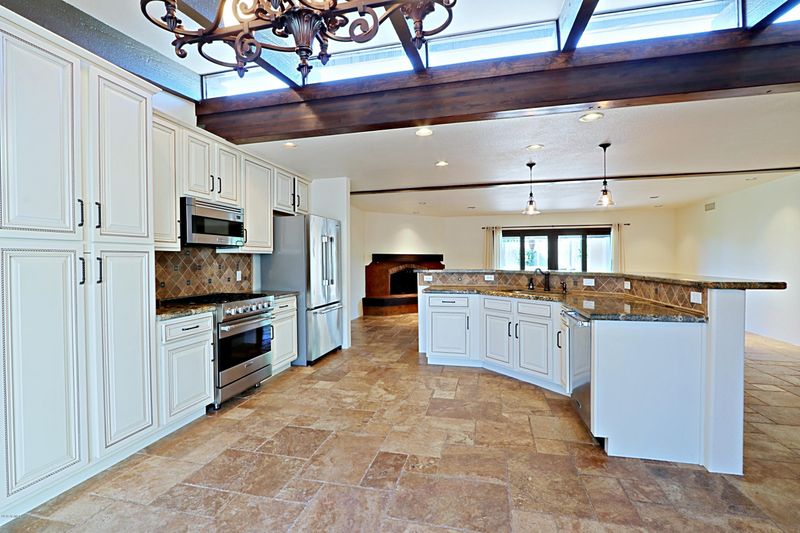 5710 E Sharon Dr, Scottsdale, AZ 85254