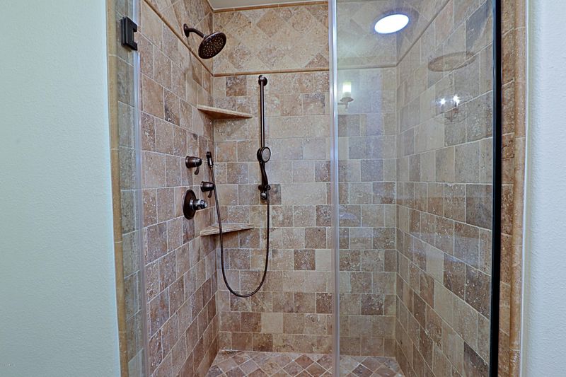5710 E Sharon Dr, Scottsdale, AZ 85254