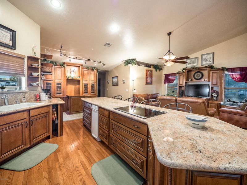 5711 N 106th Ave, Glendale, AZ 85307