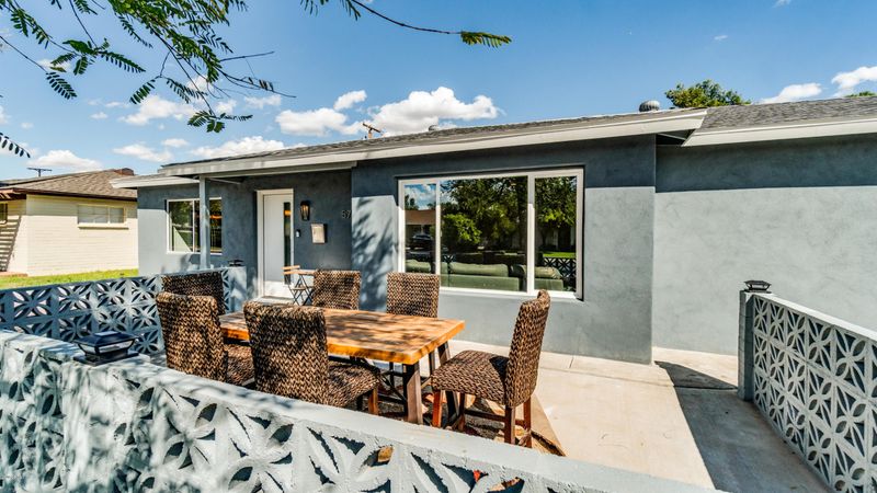 5711 N 11th Pl, Phoenix, AZ 85014
