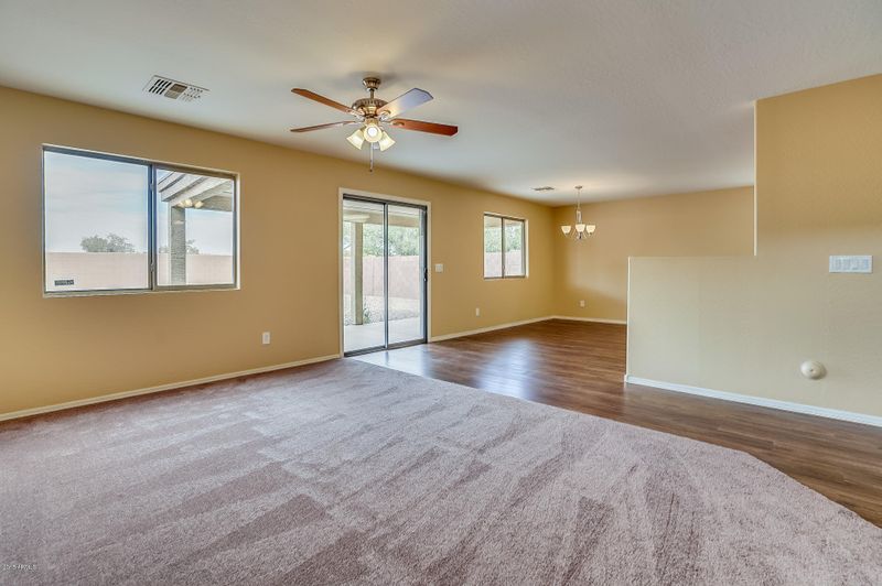 5711 S 31st Dr, Phoenix, AZ 85041