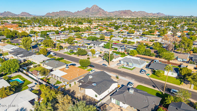 5712 11th Pl, Phoenix, AZ 85014