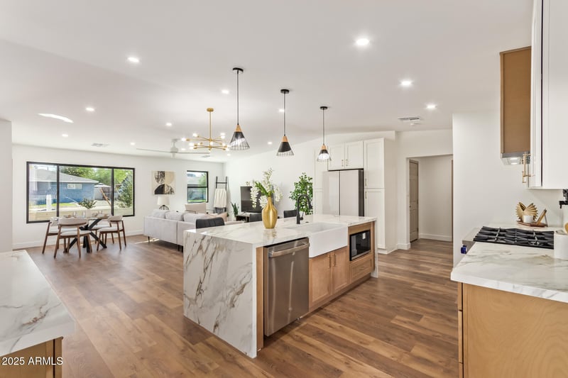 5712 11th Pl, Phoenix, AZ 85014