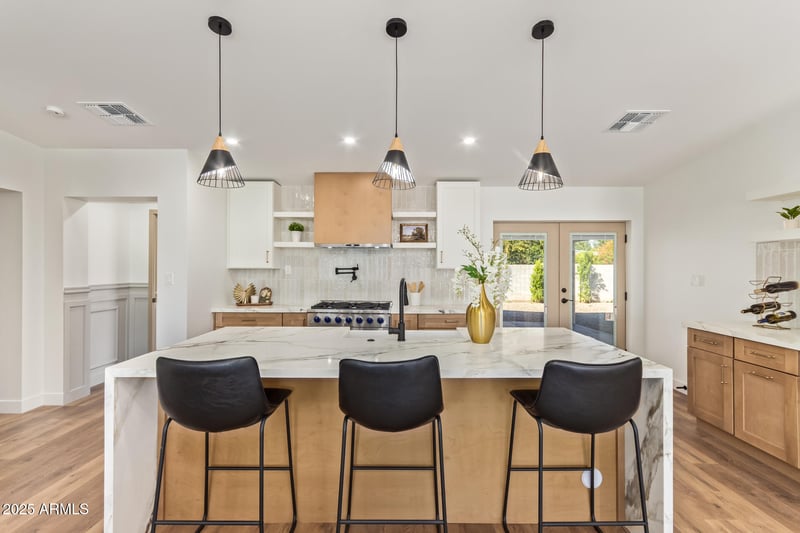 5712 11th Pl, Phoenix, AZ 85014