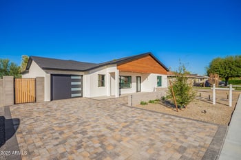 5712 11th Pl, Phoenix, AZ 85014