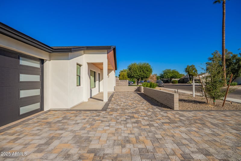 5712 N 11th Pl, Phoenix, AZ 85014