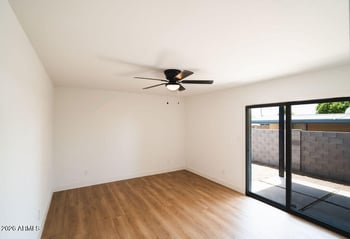 5712 68th Dr, Glendale, AZ 85303
