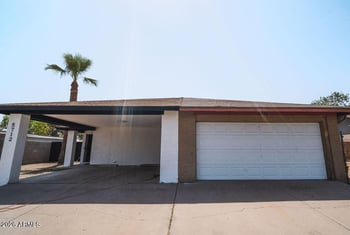 5712 68th Dr, Glendale, AZ 85303