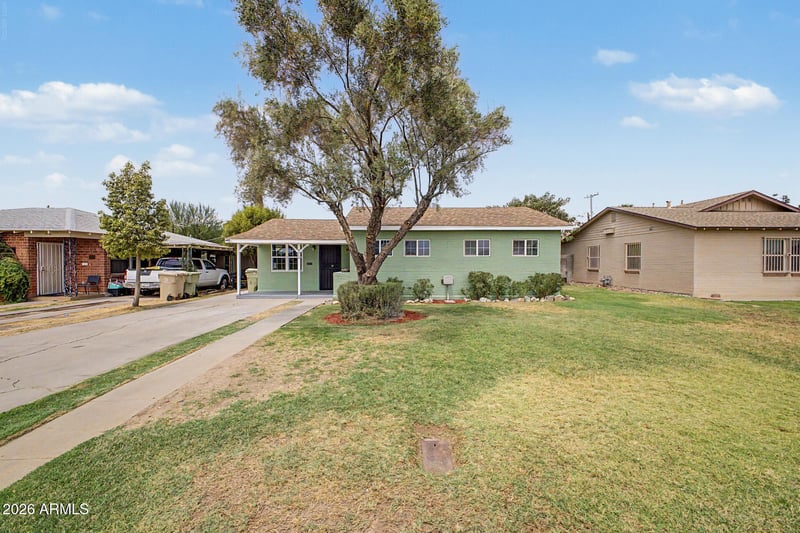 5712 W Orangewood Ave, Glendale, AZ 85301