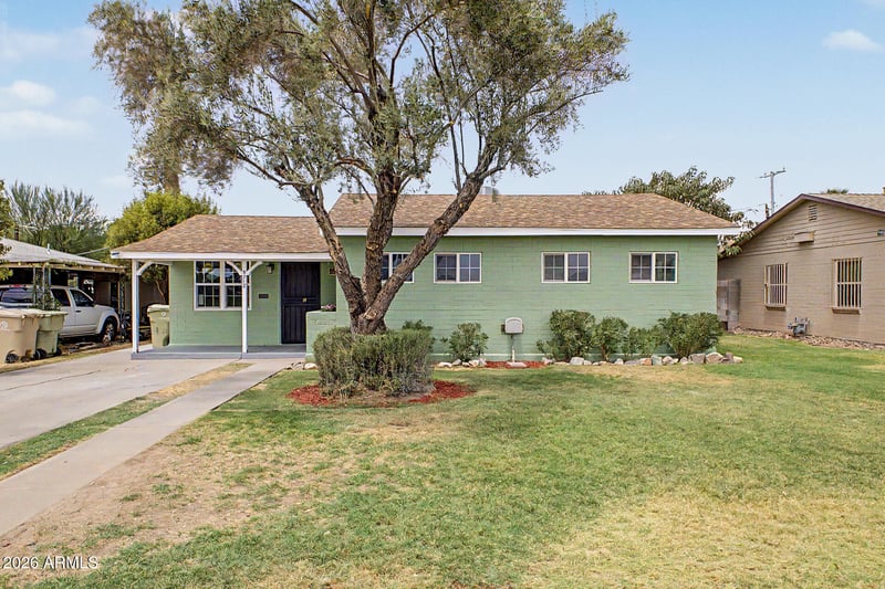 5712 W Orangewood Ave, Glendale, AZ 85301