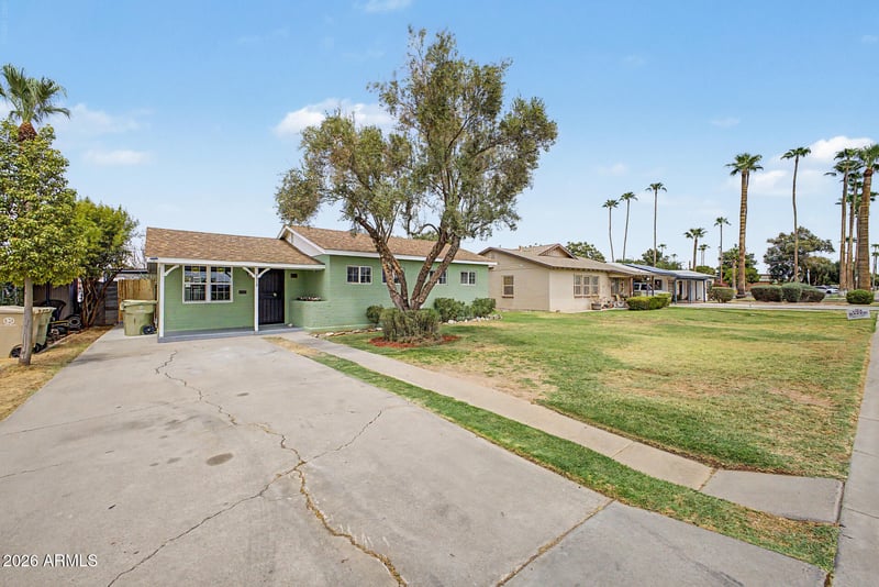 5712 W Orangewood Ave, Glendale, AZ 85301