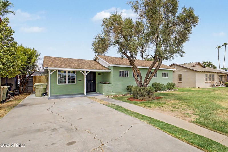 5712 W Orangewood Ave, Glendale, AZ 85301