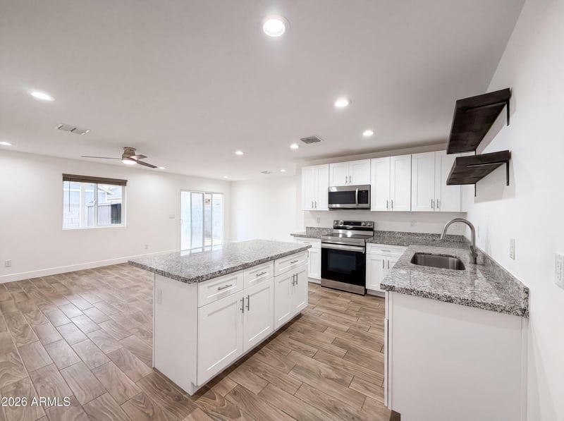 5713 S 13th Ave, Phoenix, AZ 85041