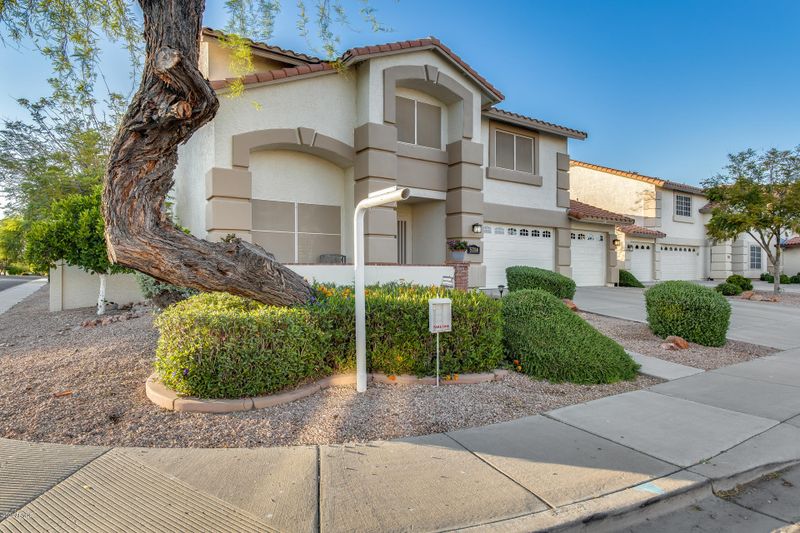5714 W Windrose Dr, Glendale, AZ 85304