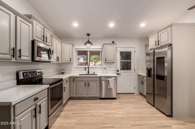 5715 105th Ln, Glendale, AZ 85307